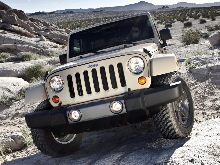  Jeep Wrangler Unlimited Mojave 2011 года  (фото 15 из 46)
